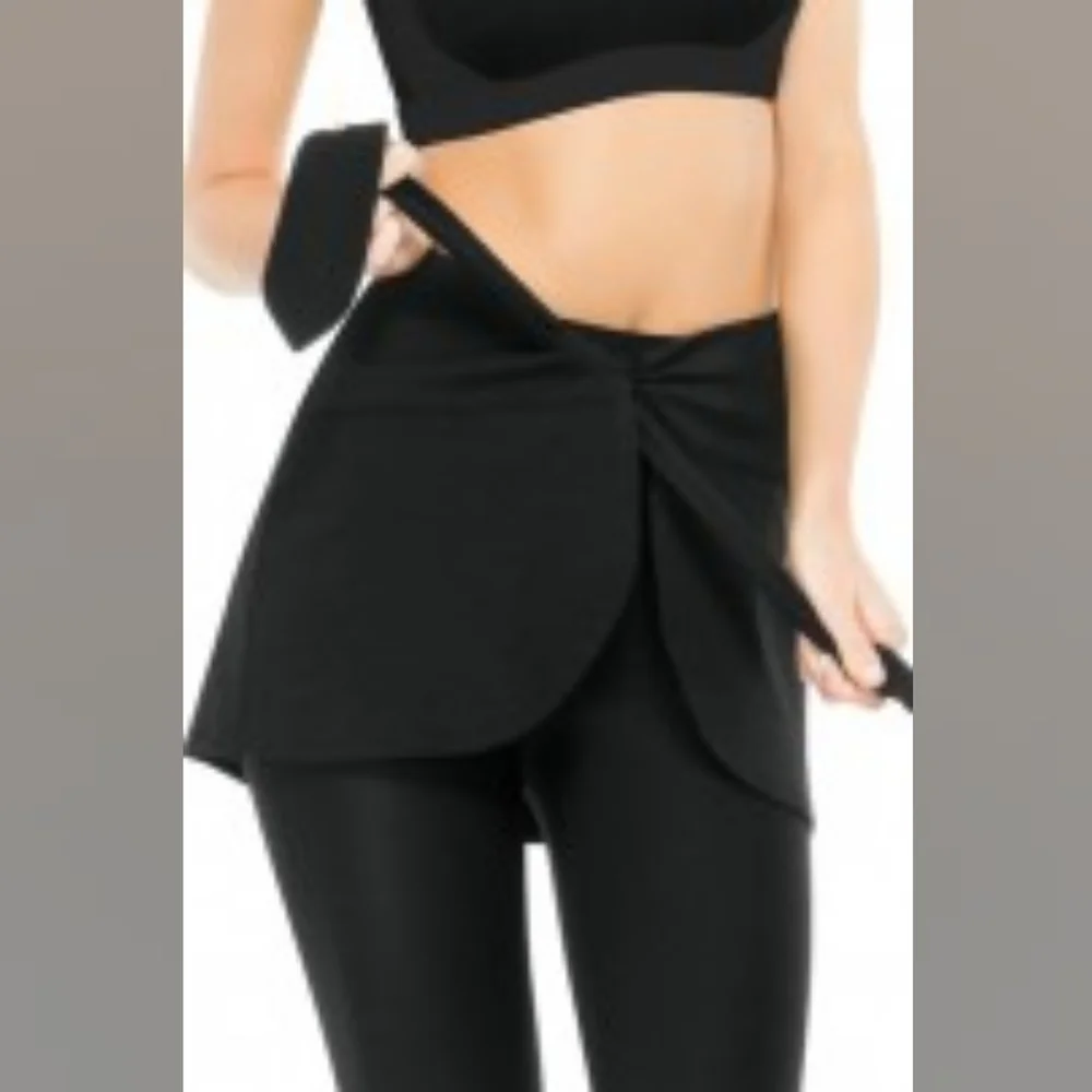 Spanx Wrap and Go Skirt-Wrap Size S/M